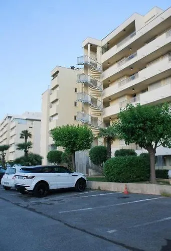 アパート Face A La Yourhosthelper カンヌ