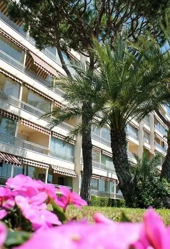 Face A La Yourhosthelper *